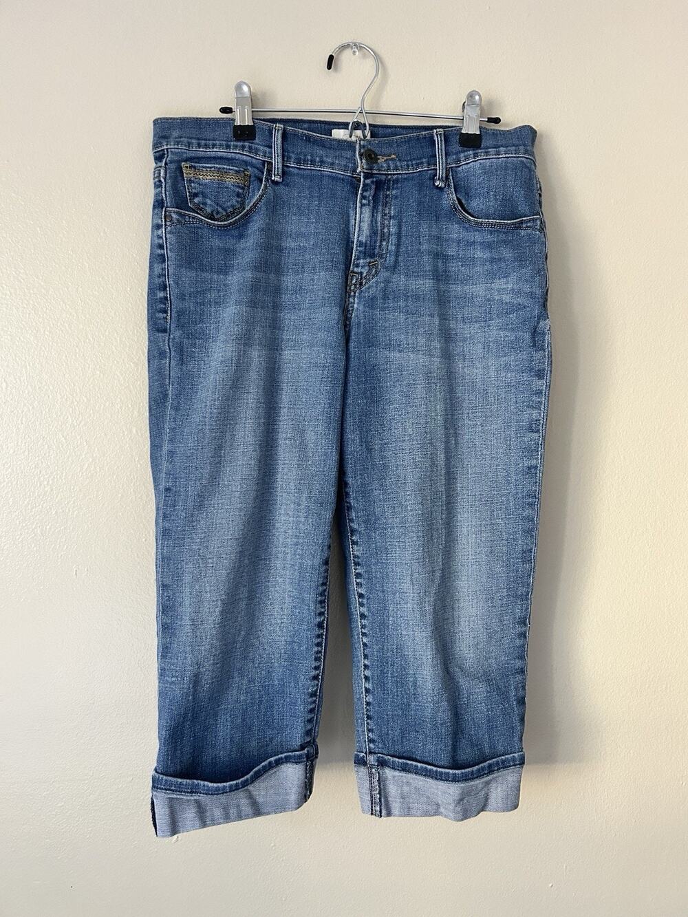 Levi's 515 Capri Jeans Women's Size 14 Medium Wash Denim Cuffed Cropped